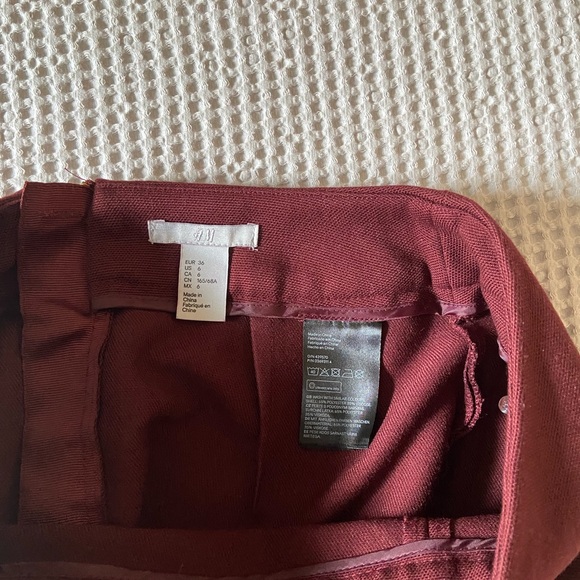 H&M burgundy A-line skirt - Size 6 - Picture 3 of 5
